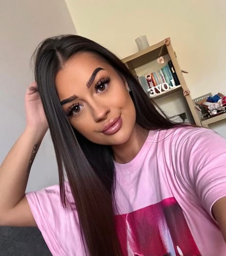 Jenna L. · Luxury Straight